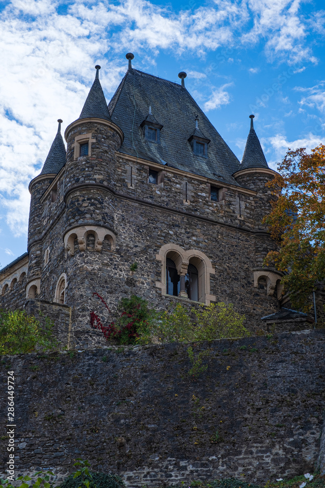 Das Schloss von Braunfels/Deutschland im Gegenlicht