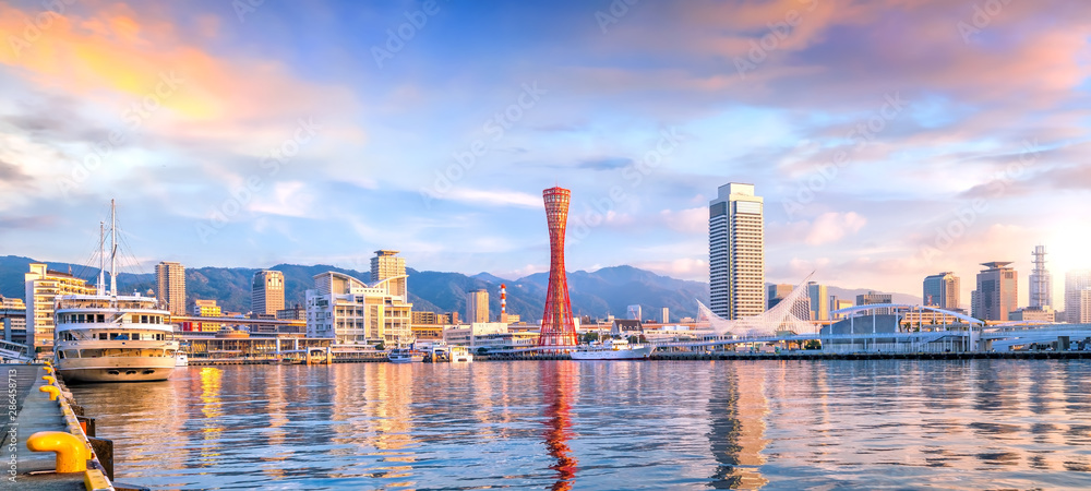 Fototapeta premium Skyline and Port of Kobe in Japan