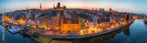 Canvas Print Panorama of the old town in Gdansk at dusk, Poland.