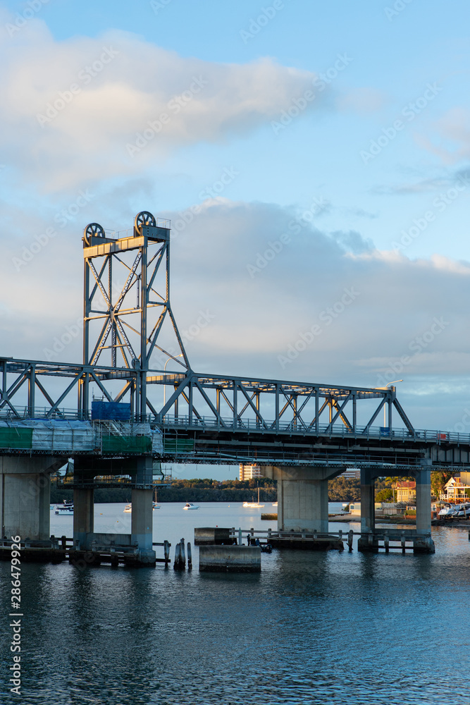 Obraz premium Morning sunlight on Ryde Bridge in the morning.