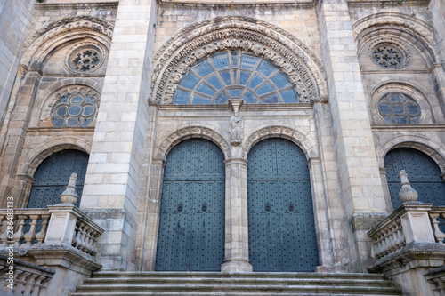 Portada Oeste de la Catedral de San Martiño de Ourense, Galicia. España.