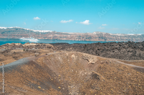 Nea kameni Palea Kameni photo