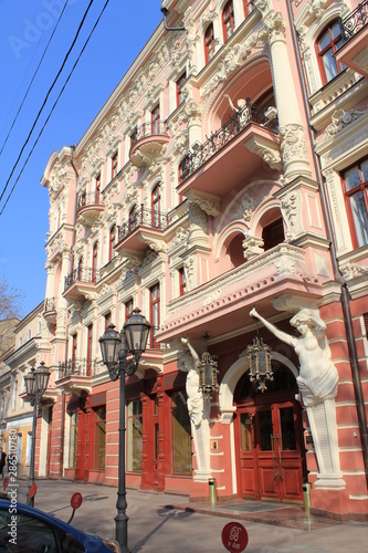 Fototapeta Naklejka Na Ścianę i Meble -  Old Odessa is a magnificent house, beautiful streets and small courtyards.