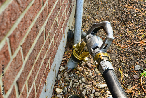 Oel Heizoel Lieferung einfüllen Anschluss Füllhahn Stutzen Hausanschluss Vorrat Heizung