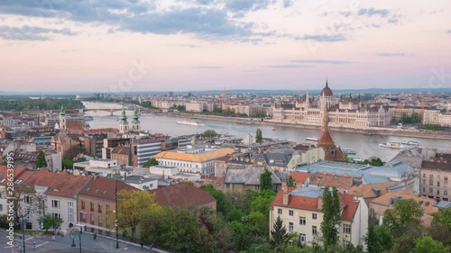 Wallpaper Mural Budapest Hungary time lapse 4K, city skyline day to night timelapse at Hungarian Parliament and Danube River Torontodigital.ca