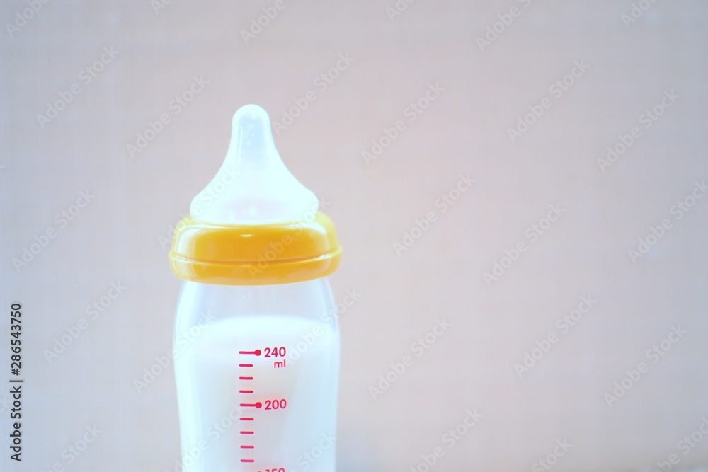 哺乳瓶 哺乳瓶