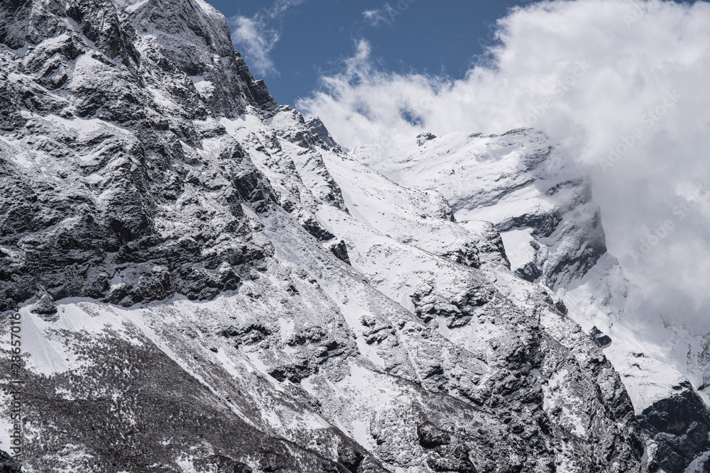 mountain peak in himalayas annapurna base camp trekking route 