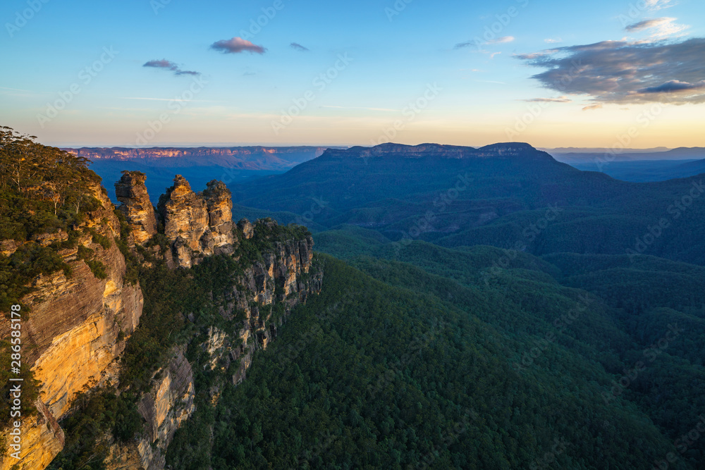 sunset at three sisters lookout, blue mountains, australia 32
