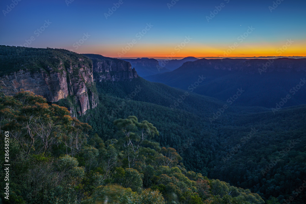 blue hour at govetts leap lookout, blue mountains, australia 3