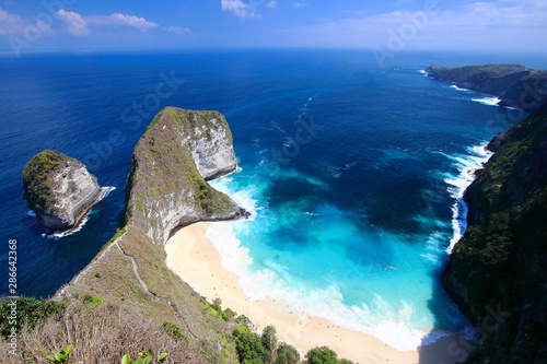 Main view of kelingking beach, on of the most amazing spots in Nusa Penida Island, Bali.
