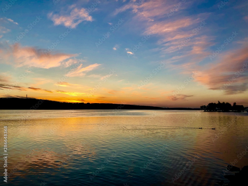 Naklejka premium sunset on the lake