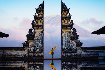 Wandcirkels Bali Toeriste bij Gates of Heaven tempel  © krunja