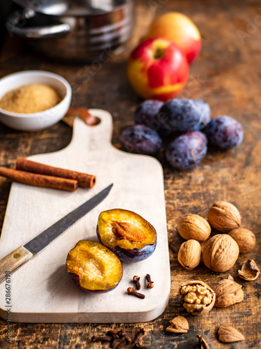 Obst Zutaten f  r selbstgemachtes Kompott und Kuchen