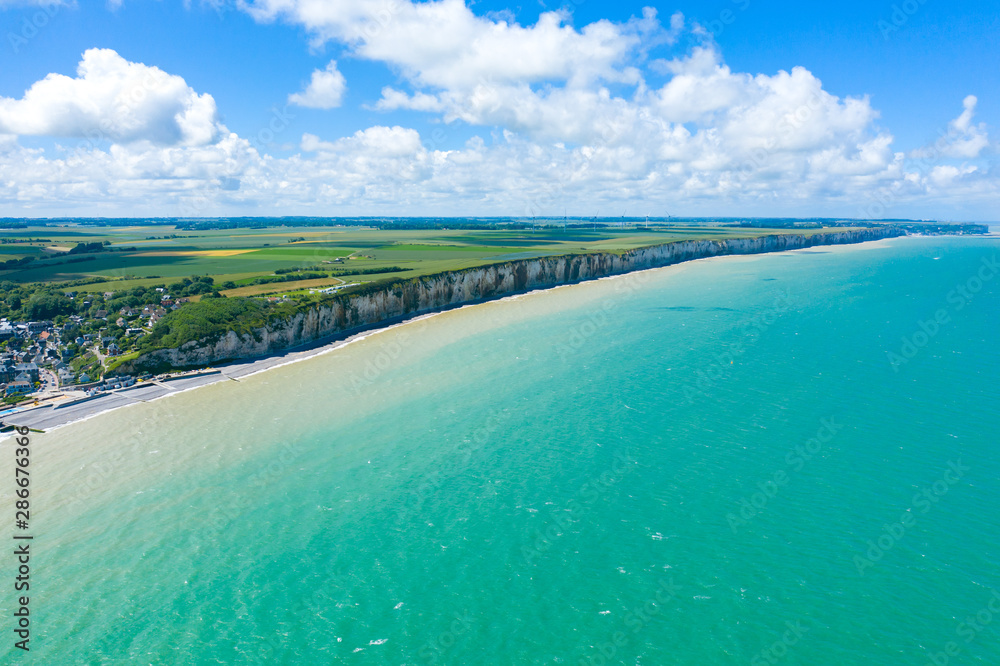 Obraz premium Veules-les-Roses au bord de la mer