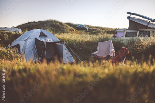 Camping - Zelt zwischen Dünen in Vejers bei Esberg in Dänemark