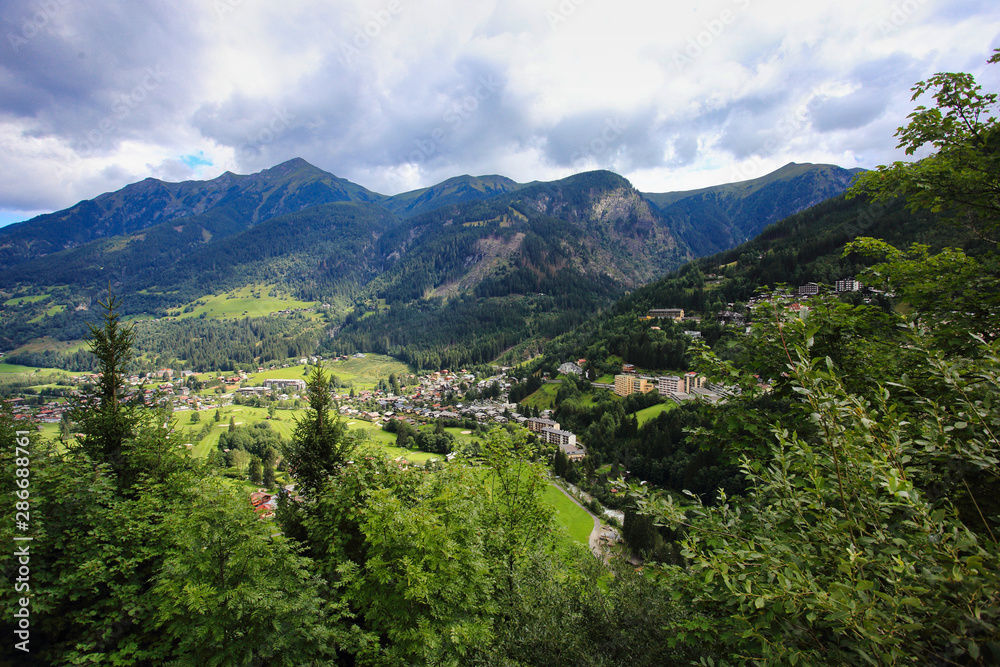 Fototapeta premium bad gastein - spa town in austrian alps, the high tauern mountains