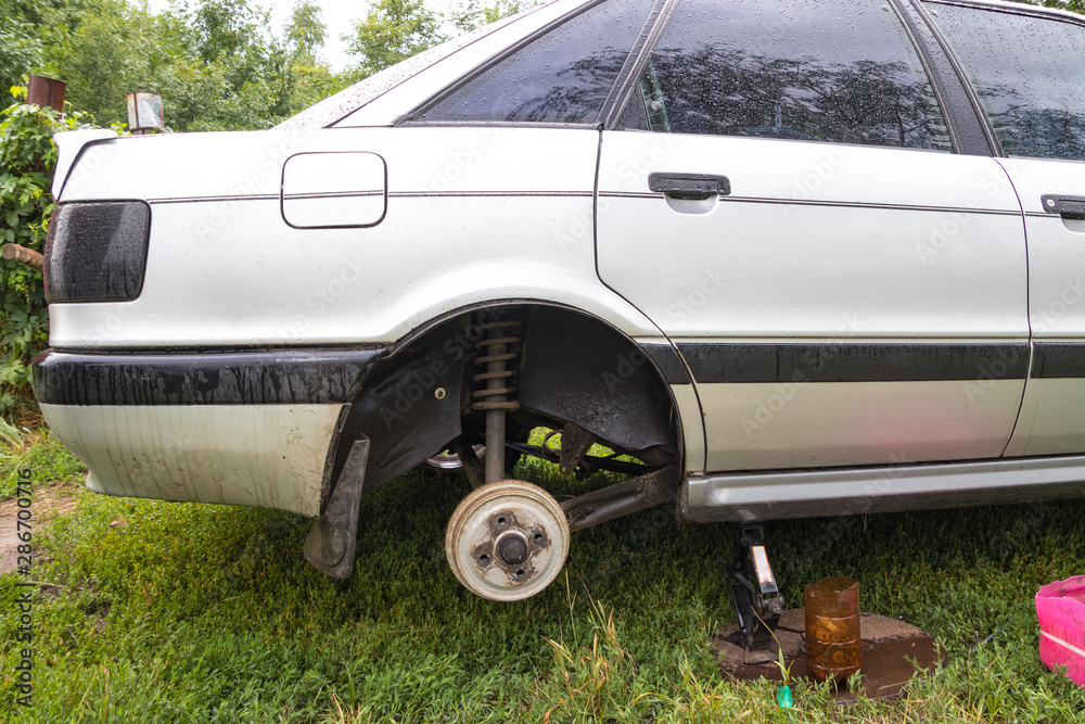 Car repair by a qualified professional auto mechanic Car repair by a qualified professional auto mechanic