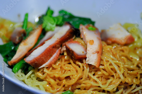 noodles, Chinese egg noodles or Chinese noodle