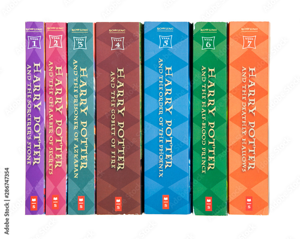 Obraz premium Saint Louis, MO . USA - 02.02.2011: All Seven Harry Potter Novels By JK Rowling On White Background