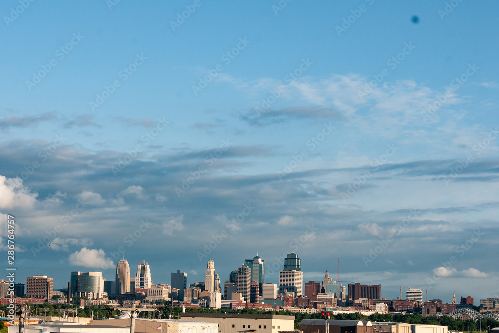 Fototapeta premium Kansas City MO skyline from the north