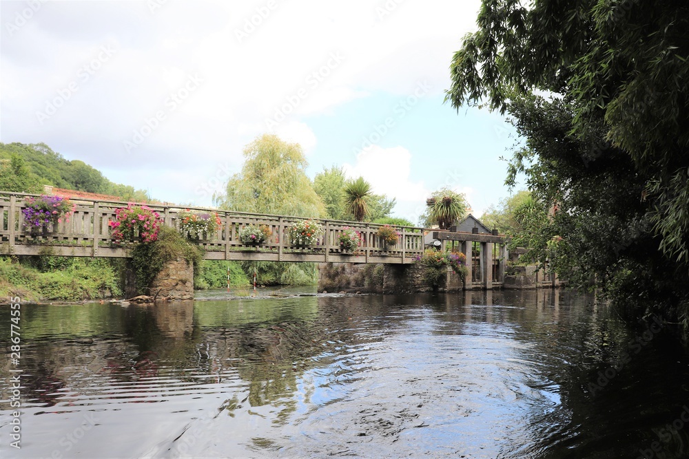 Le fleuve Trieux dans la ville de Pontrieux - Département des Côtes d'Armor - Bretagne - France Le fleuve Trieux dans la ville de Pontrieux - Département des Côtes d'Armor - Bretagne - France