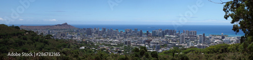 Panoramic Mountain view of Honolulu © Eric BVD