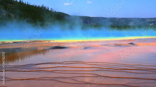 close up of the grand prismatic pool in yellowstone