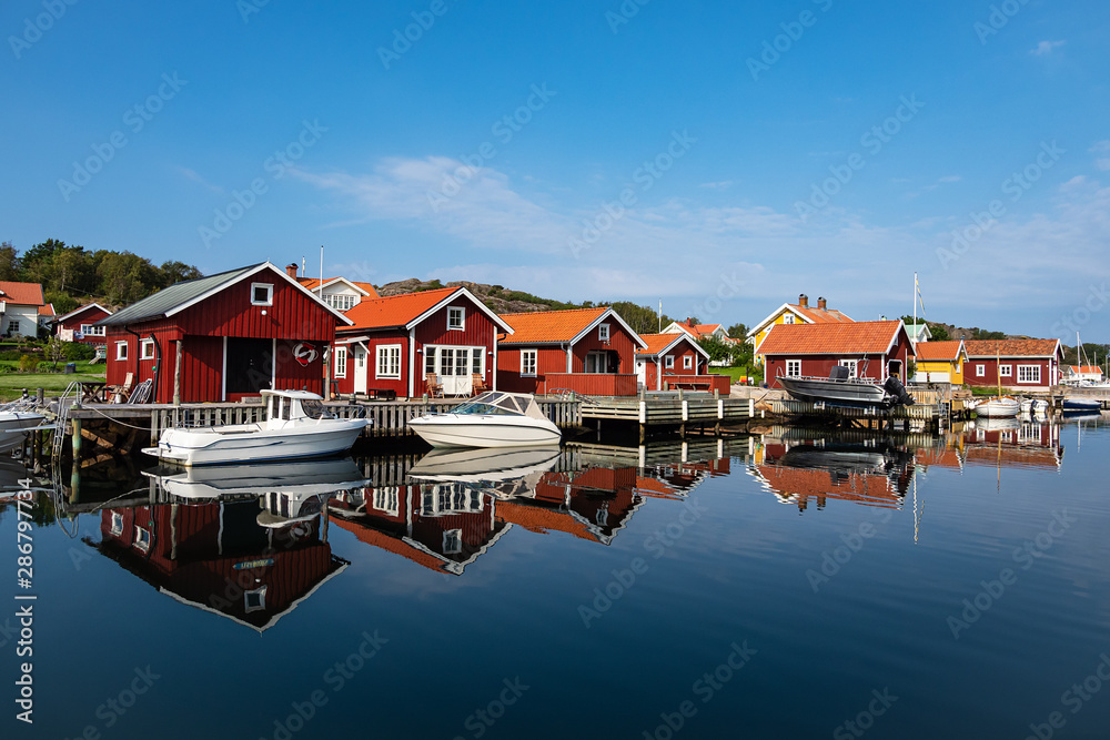 Blick auf den Ort Hamburgsund in Schweden Blick auf den Ort Hamburgsund in Schweden