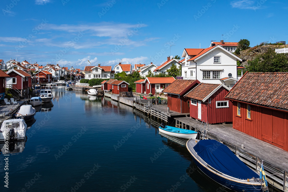 Blick auf den Ort Grundsund in Schweden