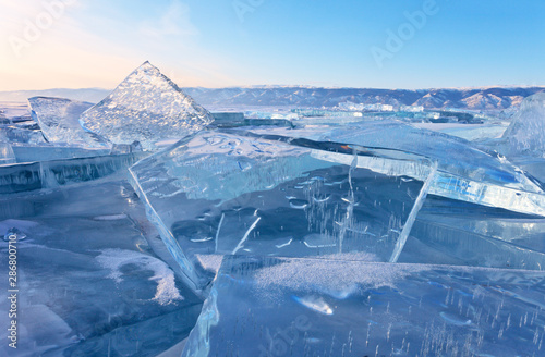 Billede på lærred Winter landscape of the frozen Baikal Lake