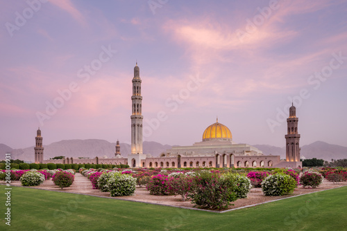 The grand Sultan Qaboos mosque