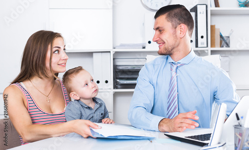 mother andadvising with adult banker