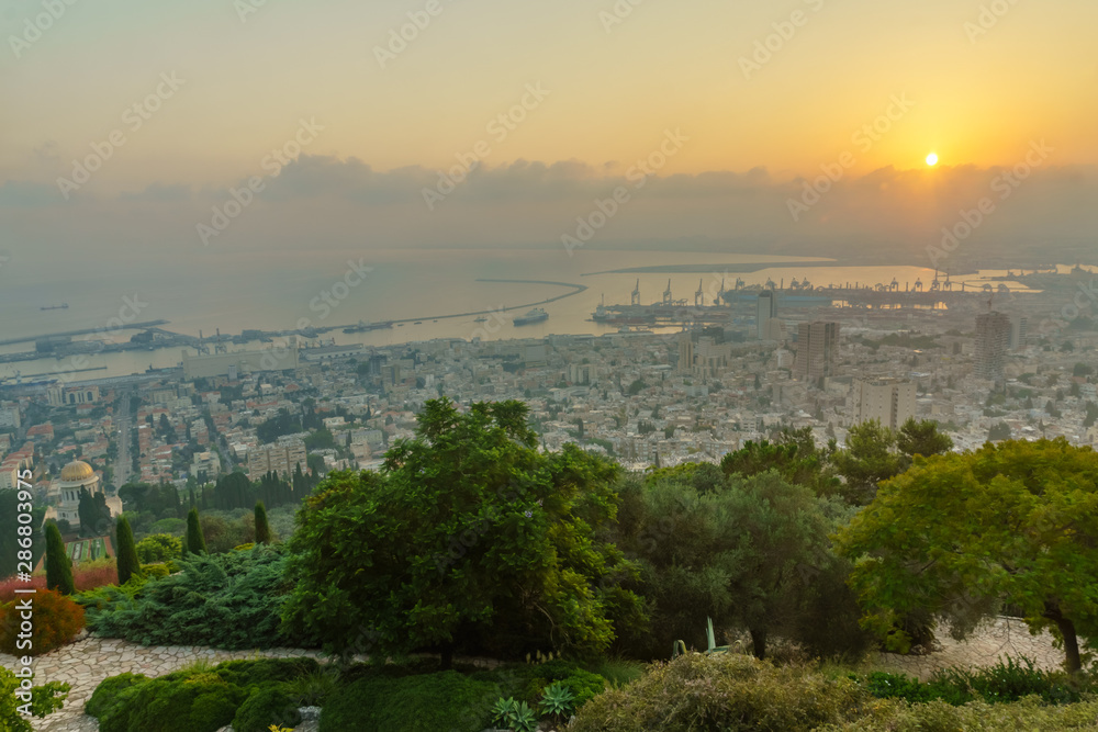 Fototapeta premium Sunrise view of downtown Haifa, the port, and the bay