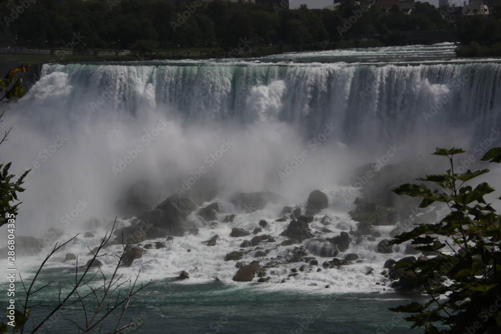 Fototapeta premium Water spraying from the rocks