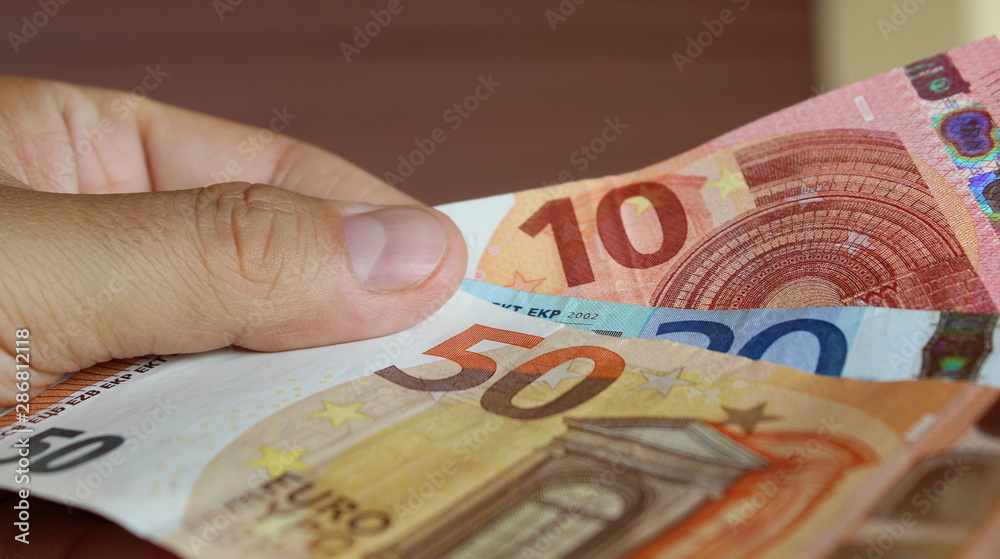 Banconote in euro - ricchezza