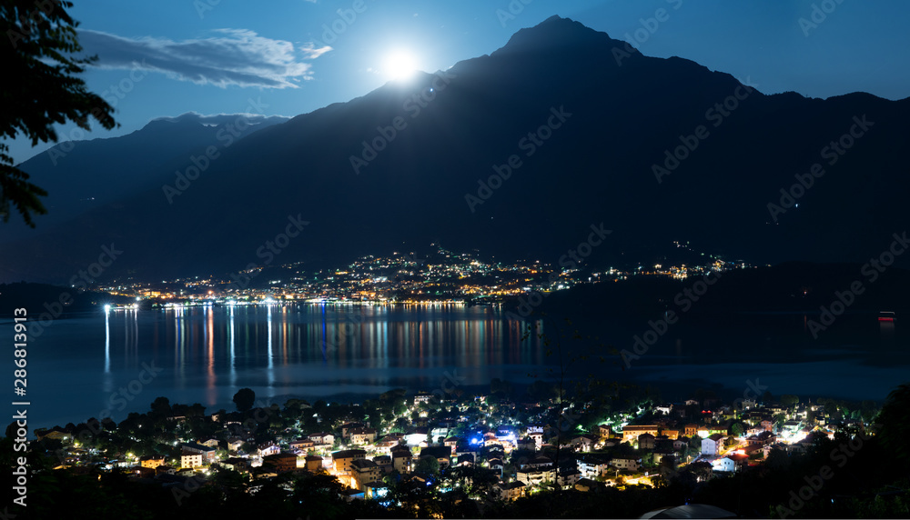 Lago di Como at Night