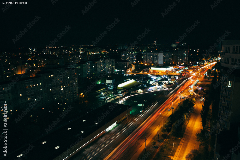 Fototapeta premium traffic in the city at night