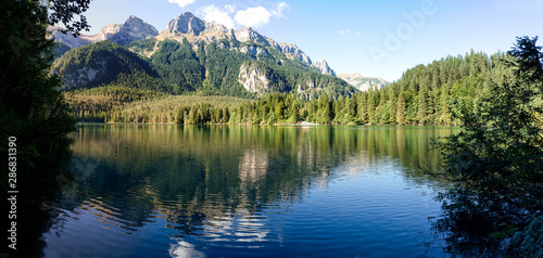 Stampa su tela Il lago di Tovel nel Parco Naturale Adamello Brenta