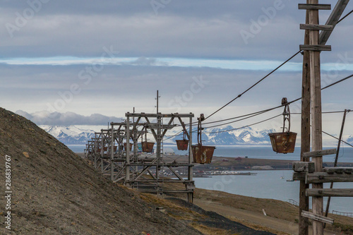historic cableway (Taubane) for coal transport, Longyearbyen