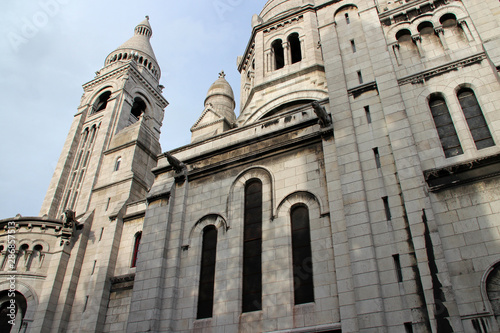 sacré-coeur basilica in montmartre in paris (france)