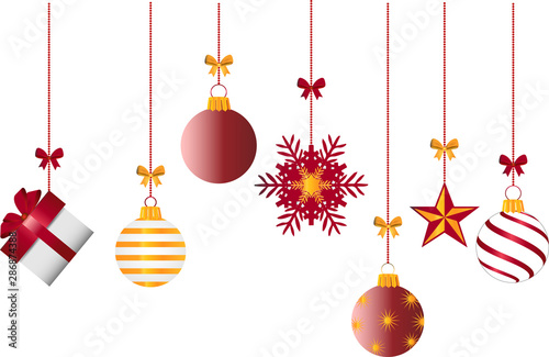 objets suspendus sur une guirlande sur le thème de Noël