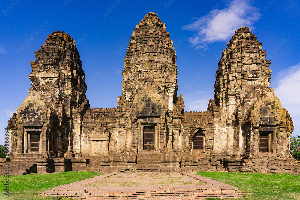 Phra Prang Sam Yod. An ancient architecture in Lopburi, Thailand Phra Prang Sam Yod. An ancient architecture in Lopburi, Thailand