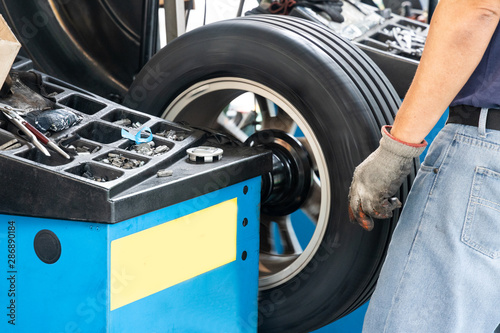 Series of worker balancing tire with wheel balancing machinery