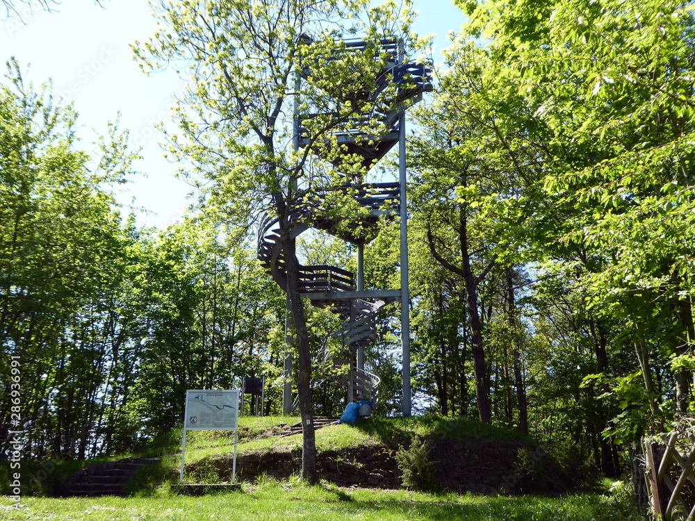 Fototapeta premium Aussichtsturm Bergstein in der Eifel