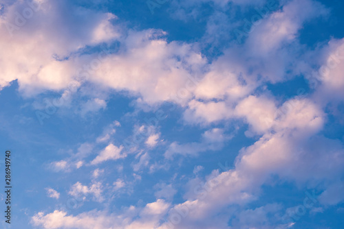 Fototapeta Naklejka Na Ścianę i Meble -  Sky whit pink clouds