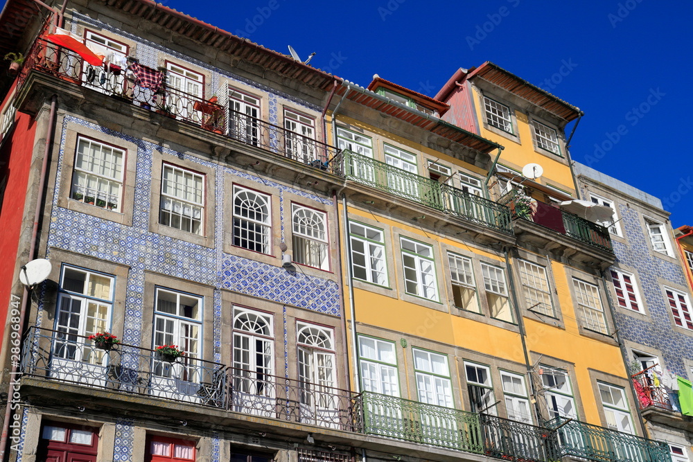 Obraz premium Traditional facades, Colorful architecture in the Old Town of Porto