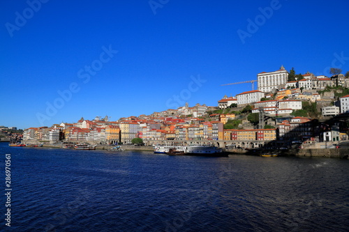 Fototapeta Naklejka Na Ścianę i Meble -  Panoramic view of old town of Porto, Portugal