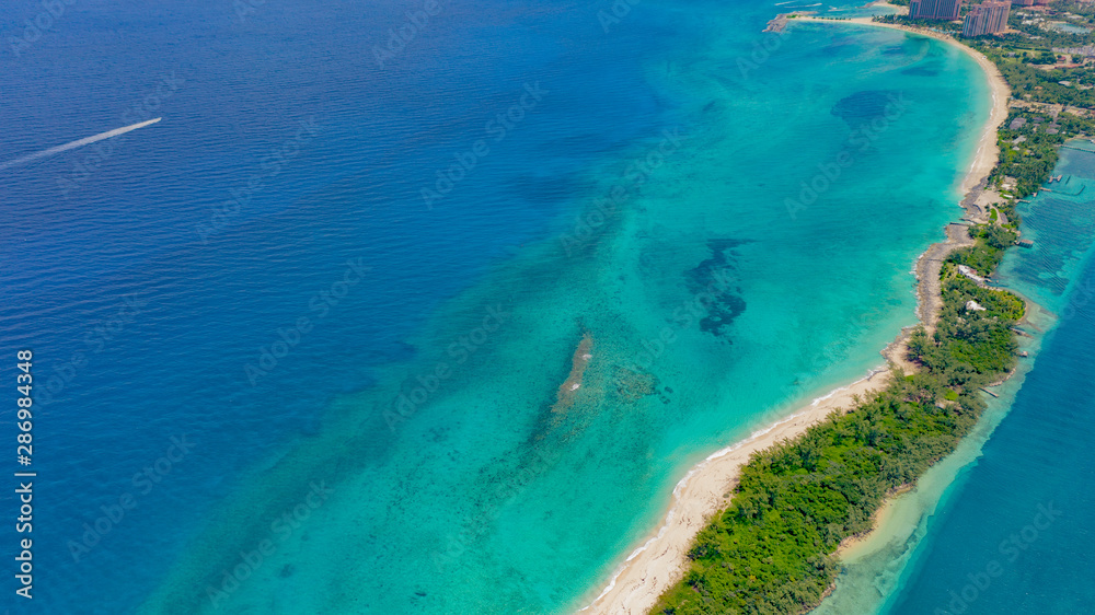 Obraz premium バハマ 旅行 旅 海外 BAHAMA BAHAMAS ナッソー 海 空撮 ドローン 