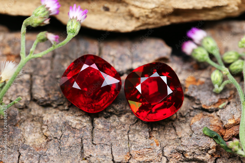 Red Gem Art and Decoration Gemstone RED RUBY Red Gem Art and Decoration Gemstone RED RUBY