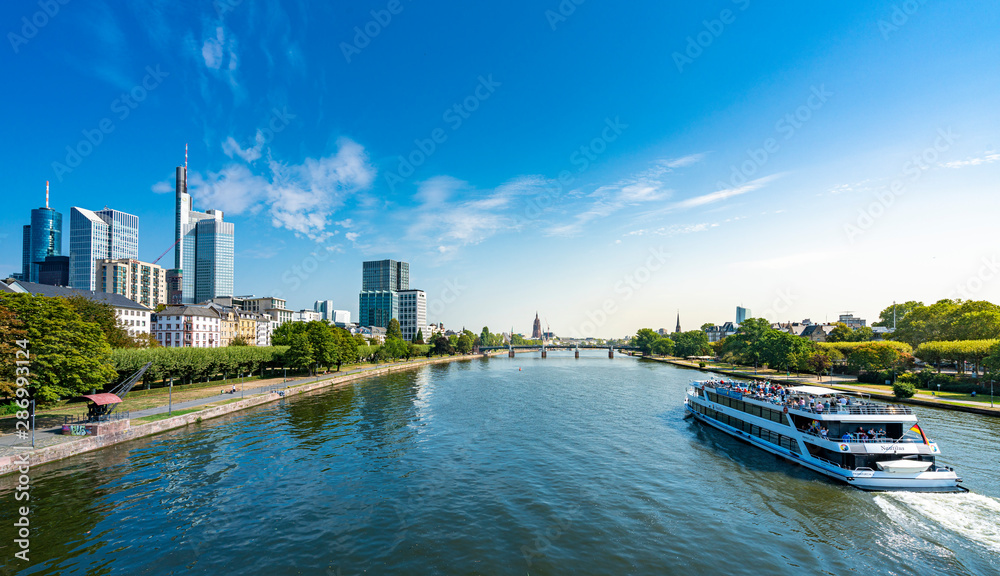 Naklejka premium Skyline von Frankfurt am Main